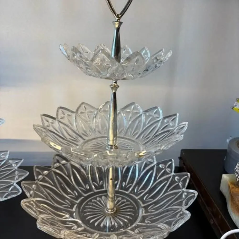 2 pcs. Vintage Federal Glass Petal Flower
